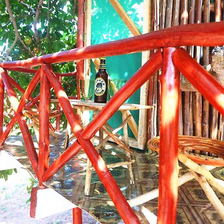 Diani Hostel Диани Бийч Екстериор снимка