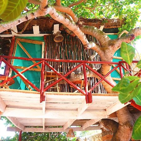 Diani Hostel Диани Бийч Екстериор снимка