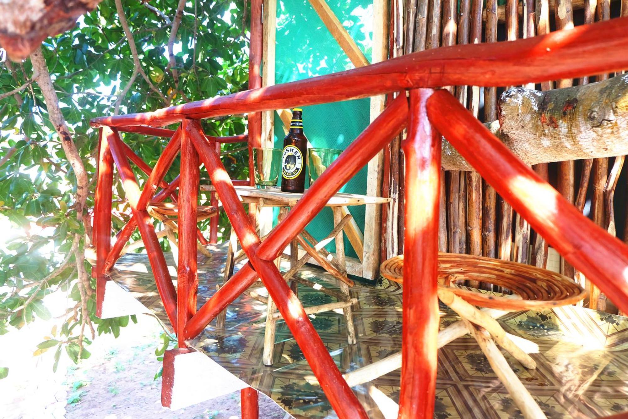 Diani Hostel Диани Бийч Екстериор снимка