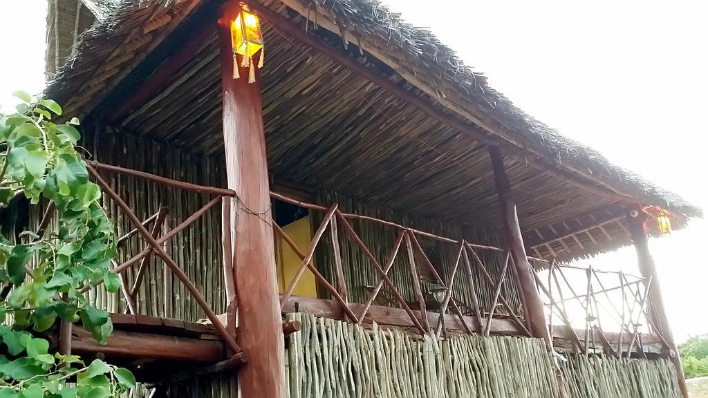 Diani Hostel Диани Бийч Екстериор снимка