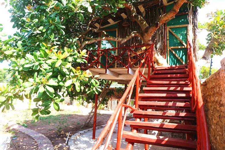 Diani Hostel Диани Бийч Екстериор снимка