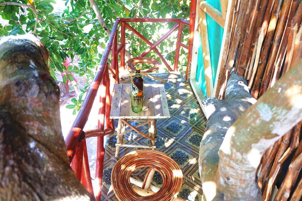 Diani Hostel Диани Бийч Екстериор снимка