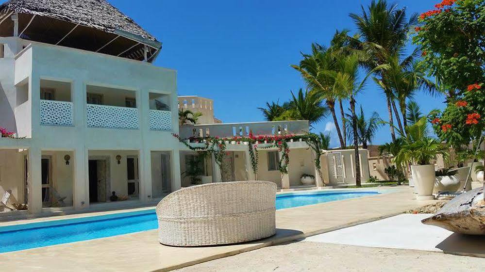 Diani Hostel Диани Бийч Екстериор снимка