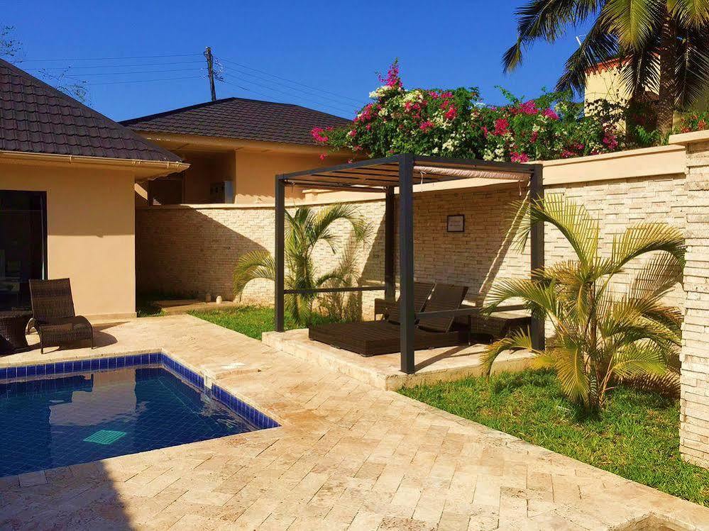 Diani Hostel Диани Бийч Екстериор снимка
