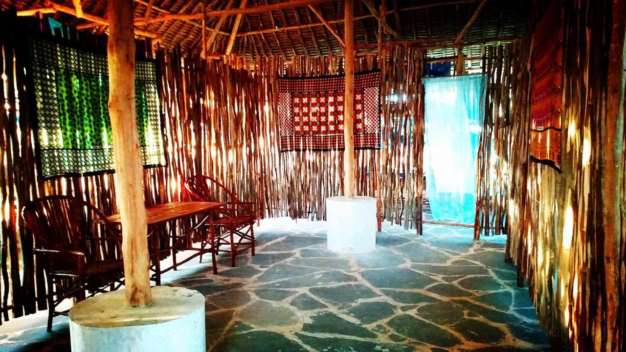 Diani Hostel Диани Бийч Екстериор снимка