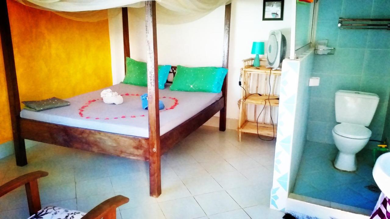 Diani Hostel Диани Бийч Екстериор снимка