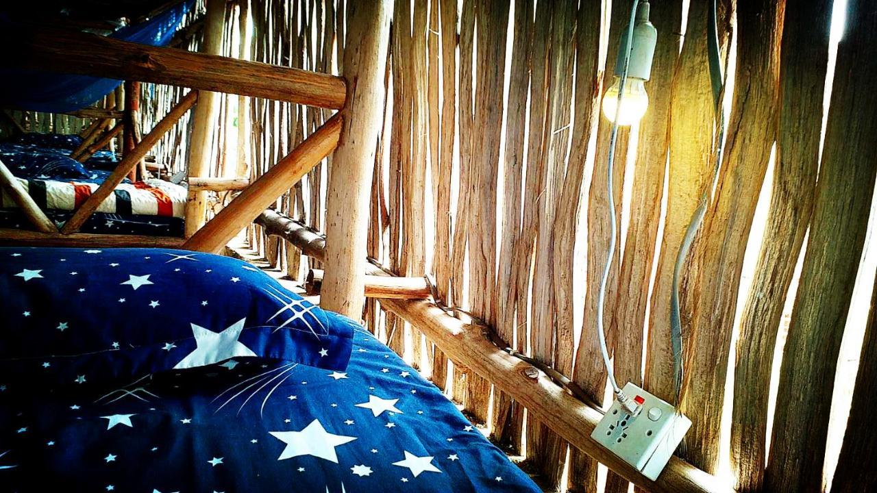 Diani Hostel Диани Бийч Екстериор снимка