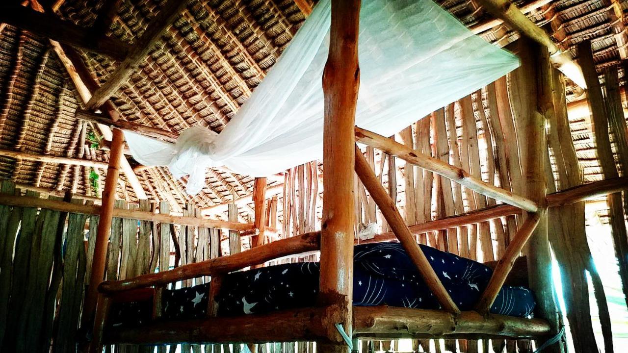 Diani Hostel Диани Бийч Екстериор снимка