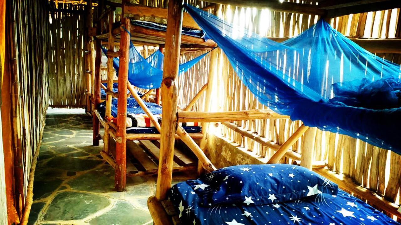 Diani Hostel Диани Бийч Екстериор снимка