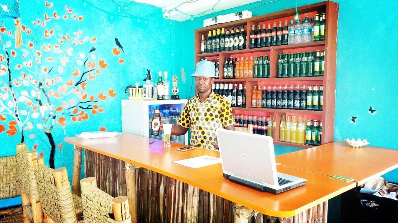 Diani Hostel Диани Бийч Екстериор снимка